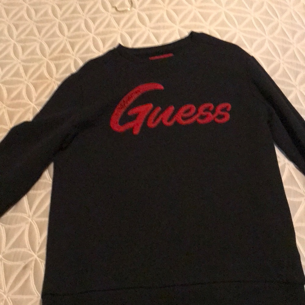 Black guess crew neck